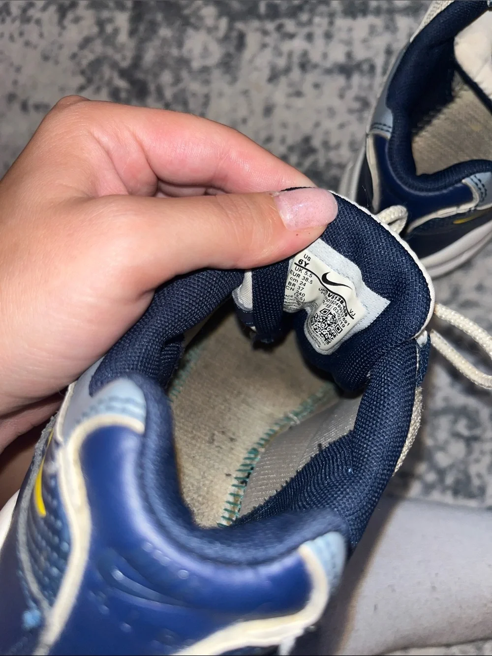 Nike sneakers navy